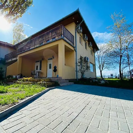 Pillango Vendeghaz Apartment *